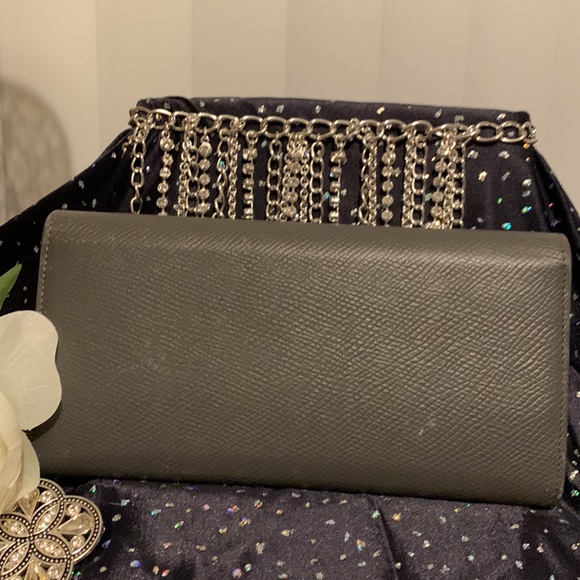 🥊 PRICE DROP
Authentic CELINE | LARGE FLAP WALLET IN GRAINED CALFSKIN GREY - Picture 5 of 14